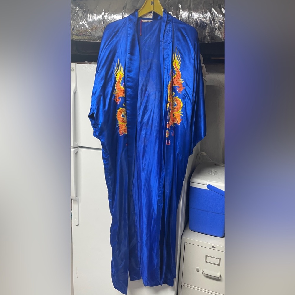 Unisex blue Chinese silk robe